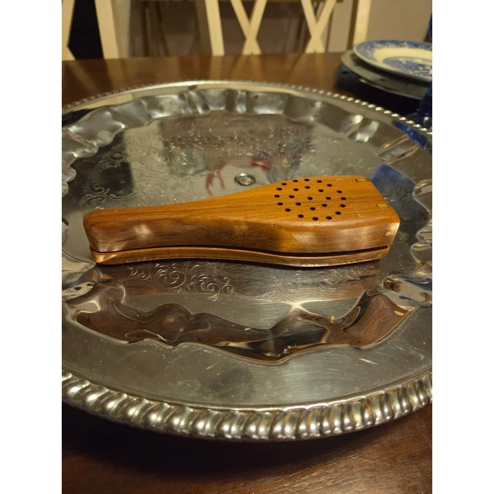 teak wood lemon/lime/ garlic press maybe vintage cottagecore granny core